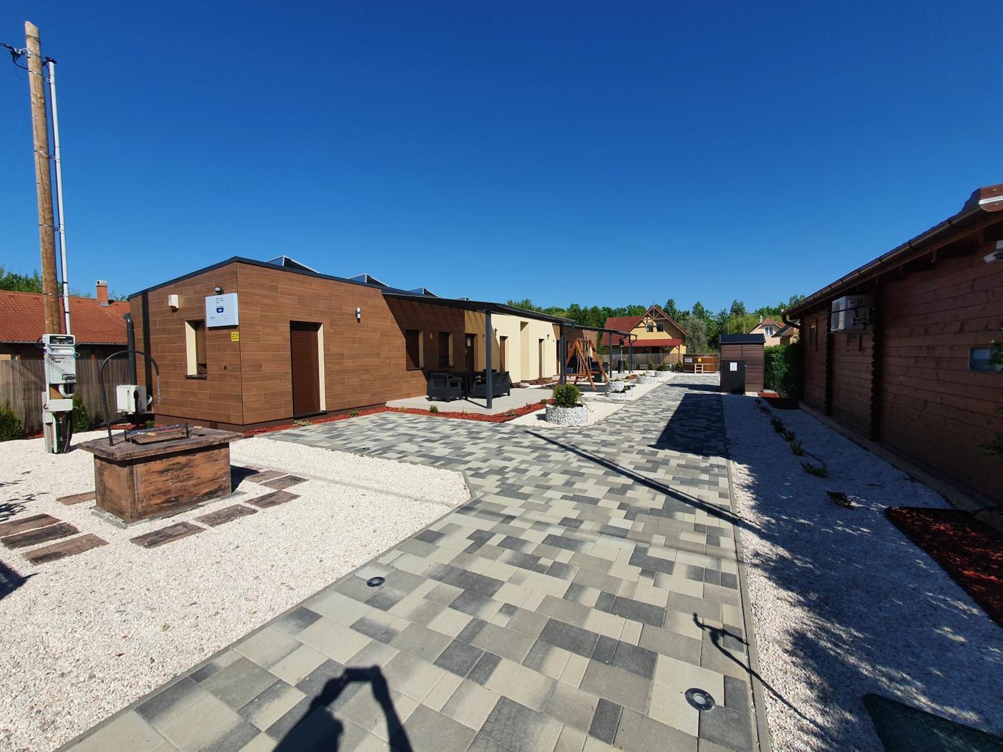 H&H Apartments Poroszlo Luaran gambar