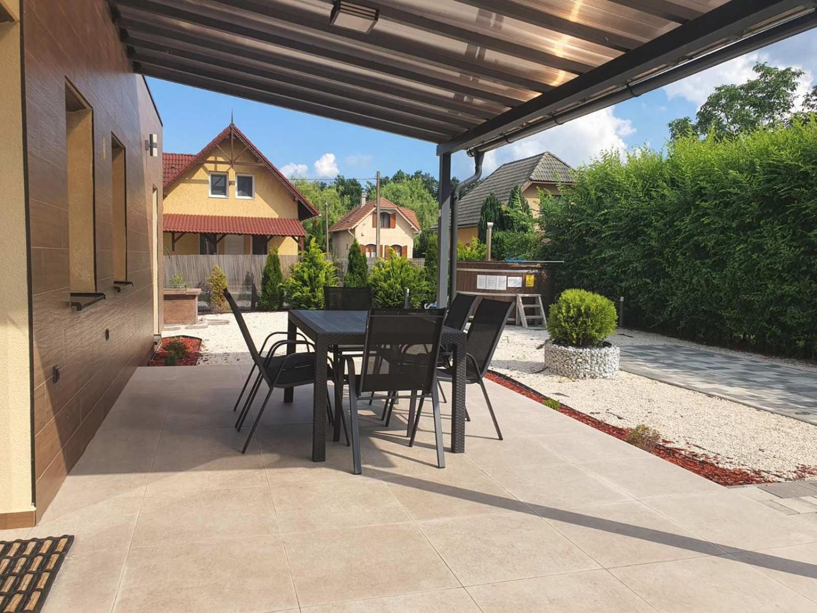 H&H Apartments Poroszlo Luaran gambar